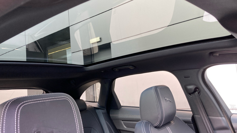 Jaguar F-Pace 2.0 D200 R-Dynamic Black 5dr Auto AWD Diesel Estate